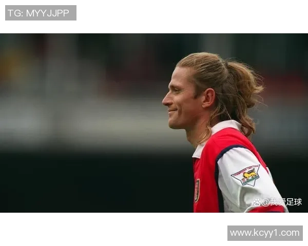 闪耀绿茵场的爱情象征戴戒指的足球明星们的浪漫故事